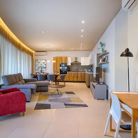 Beautiful Penthouse With Pool And Terrace *