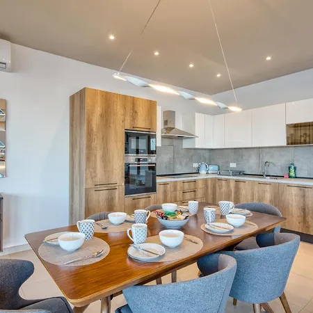 Beautiful Penthouse With Pool And Terrace * Is-Swieqi