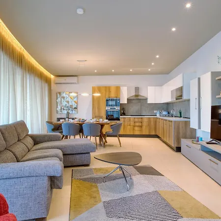 Beautiful Penthouse With Pool And Terrace Is-Swieqi