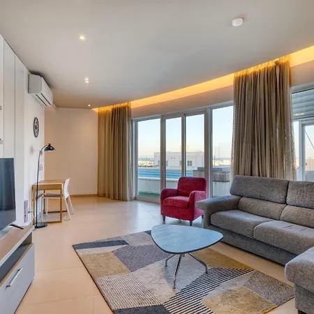 Appartement Beautiful Penthouse With Pool And Terrace