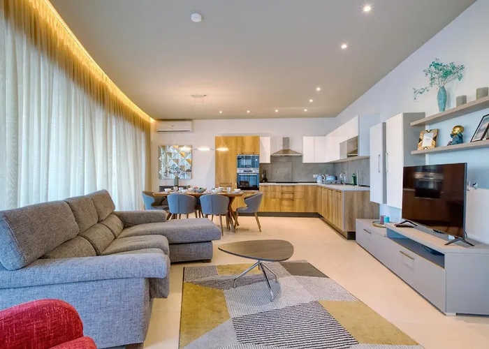 Beautiful Penthouse With Pool And Terrace *