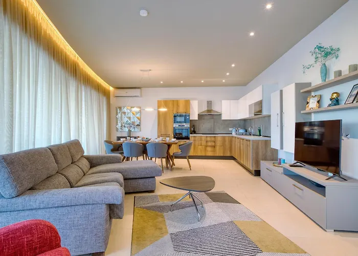 Beautiful Penthouse With Pool And Terrace Is-Swieqi