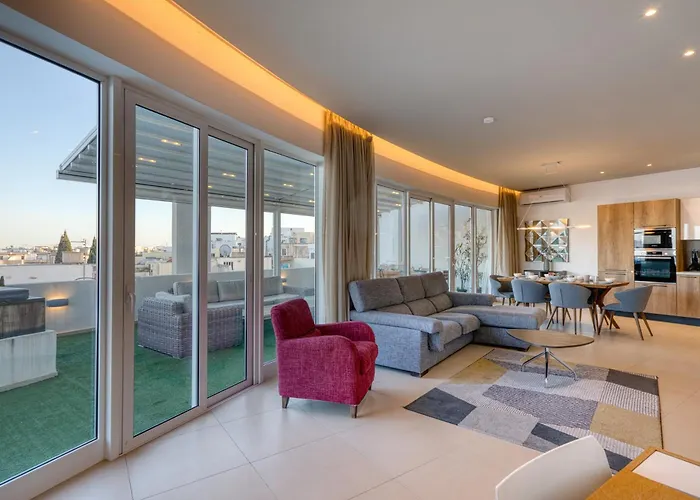 Beautiful Penthouse With Pool And Terrace *