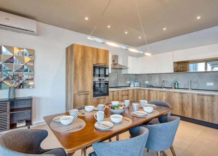 דירה Beautiful Penthouse With Pool And Terrace Is-Swieqi