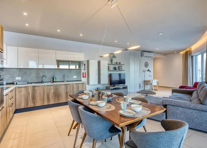 Beautiful Penthouse With Pool And Terrace דירה *