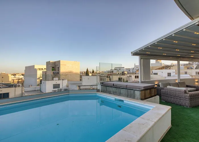 Beautiful Penthouse With Pool And Terrace דירה *